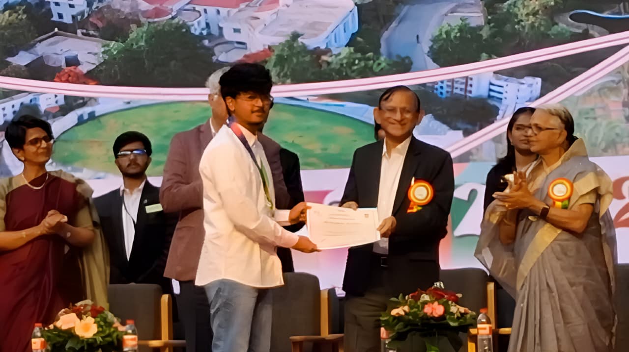 Shishyottam Puraskar - Best Student Award